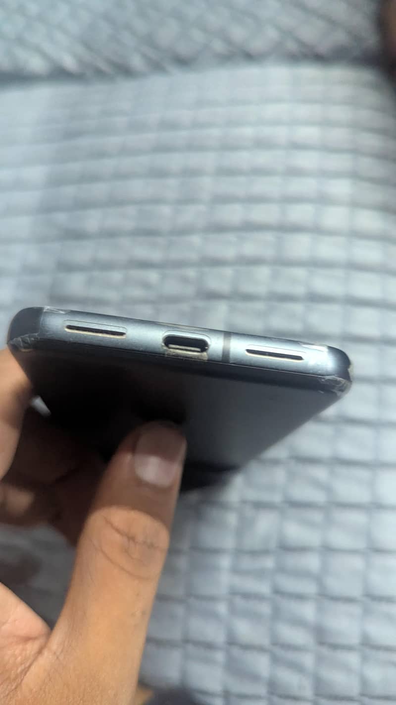 Google Pixel 8 4