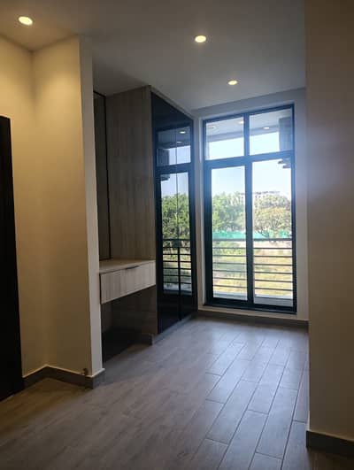 2 Bed semi Furnished apartment Available For Rent