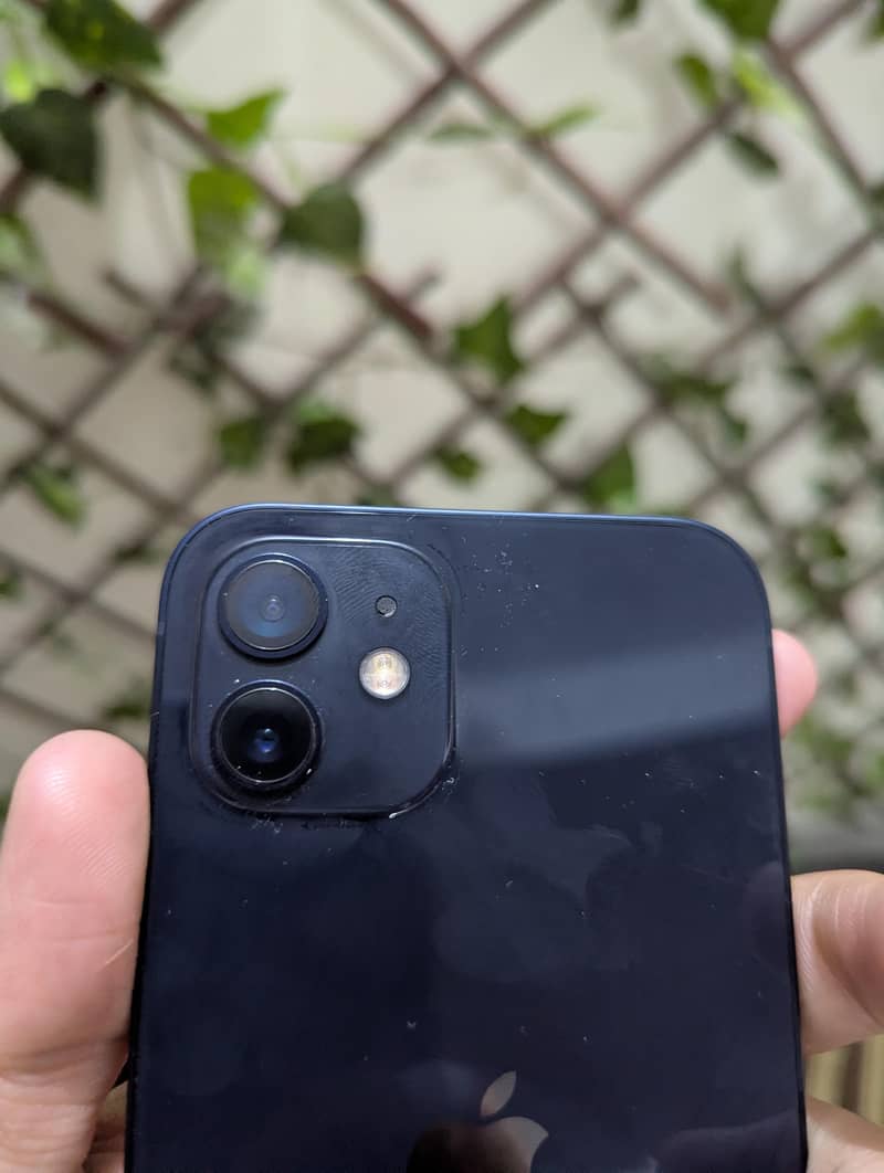 Apple iPhone 12 3