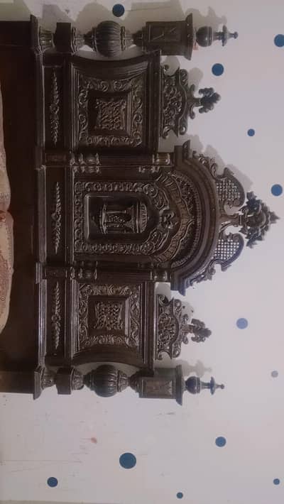 khaweli bed with dressing and side tables