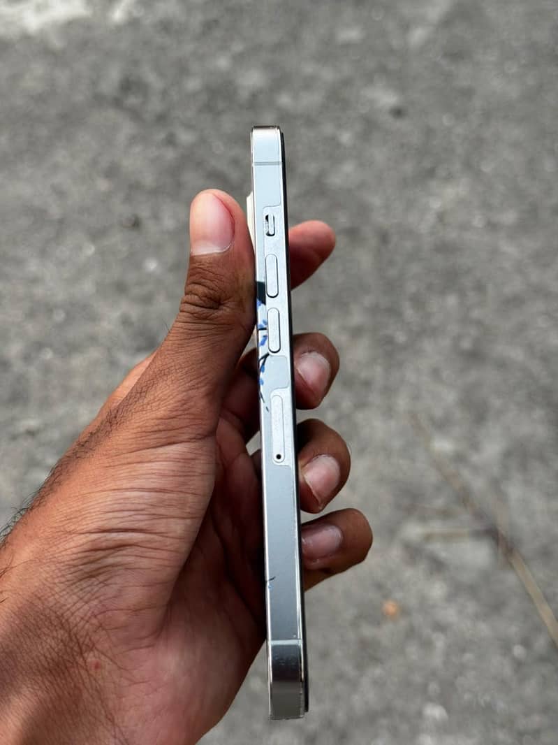 Apple iPhone 13 Pro 3