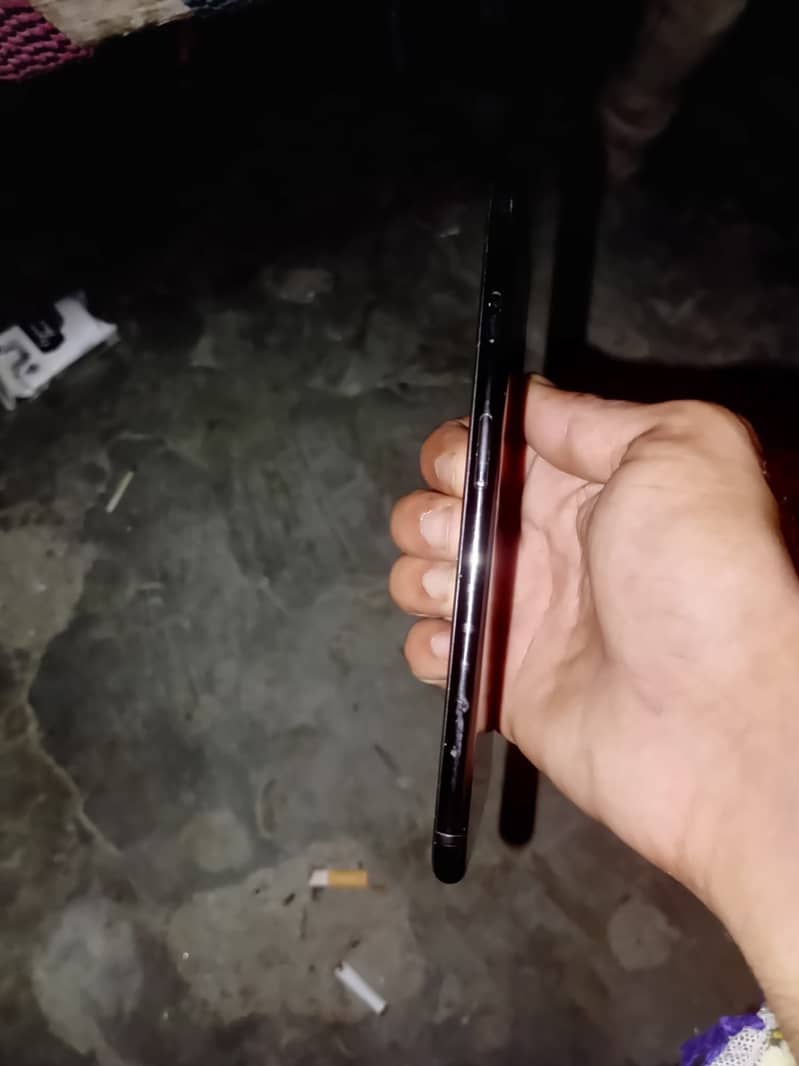 Apple iPhone 7 Plus 1