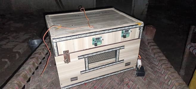 50 eggs incubator automatic machine Urgent Sale