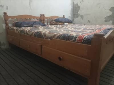 2 single beds with mattress