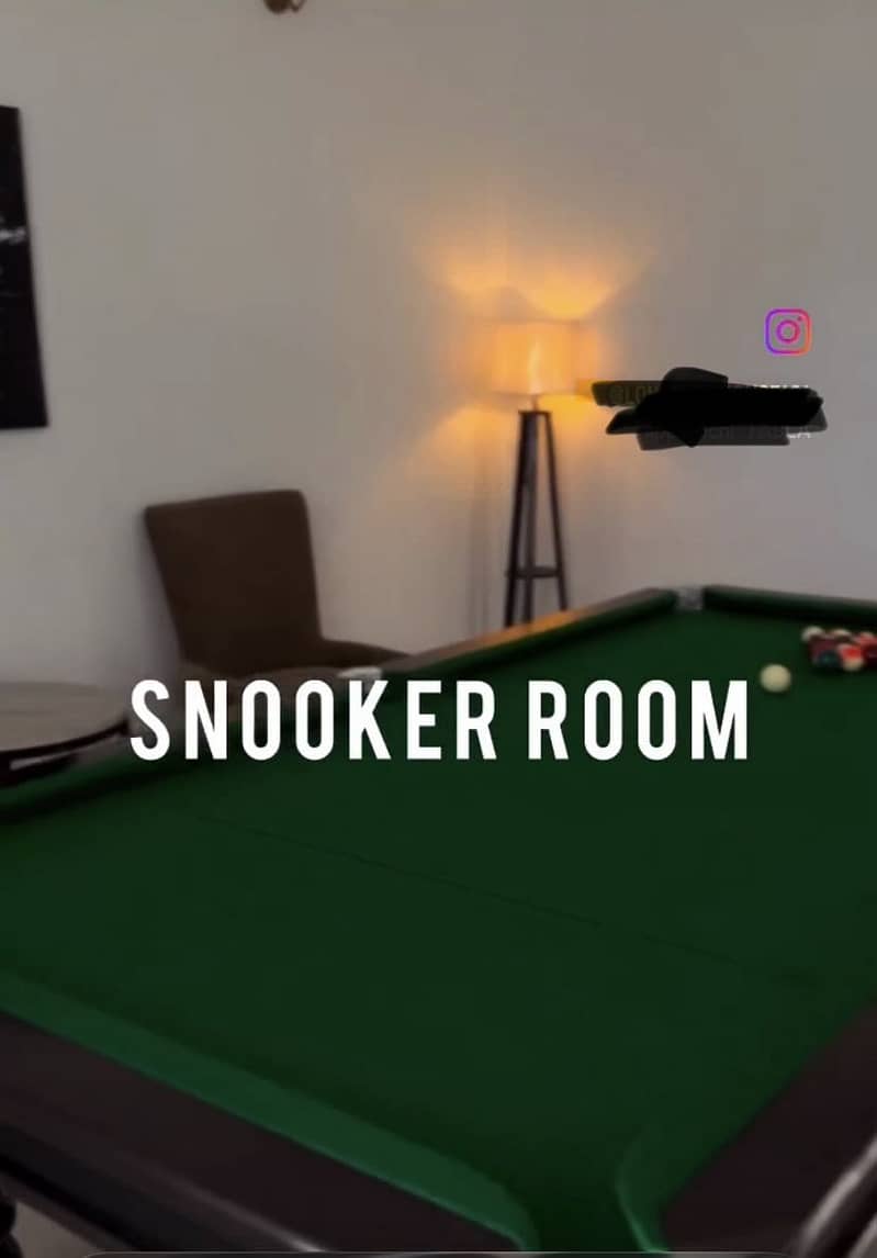 Snooker Table 0