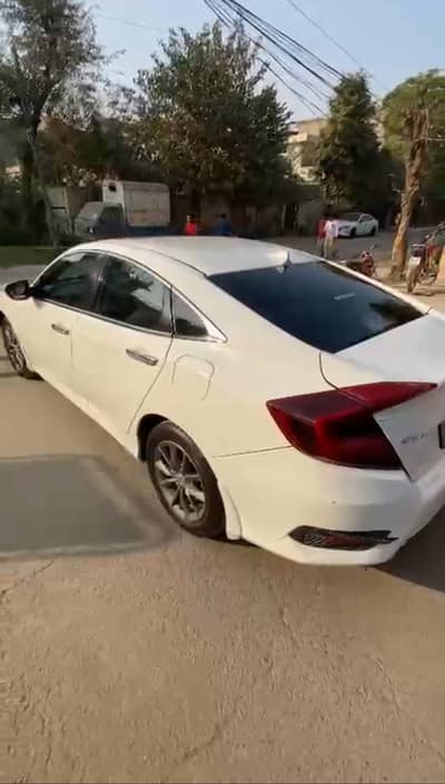 Honda civic 2018 red matar ug