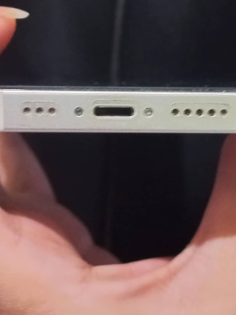 Apple iPhone 13 5