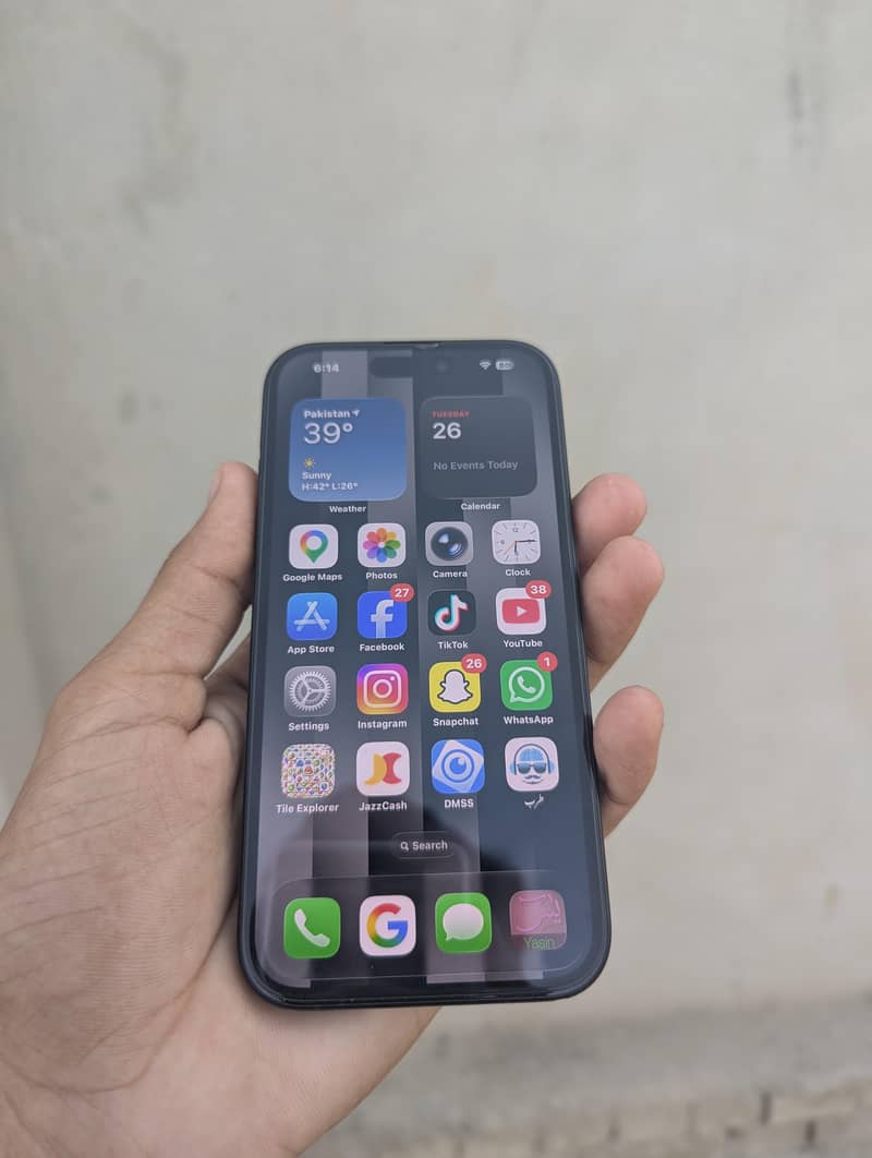 Apple iPhone 16 0