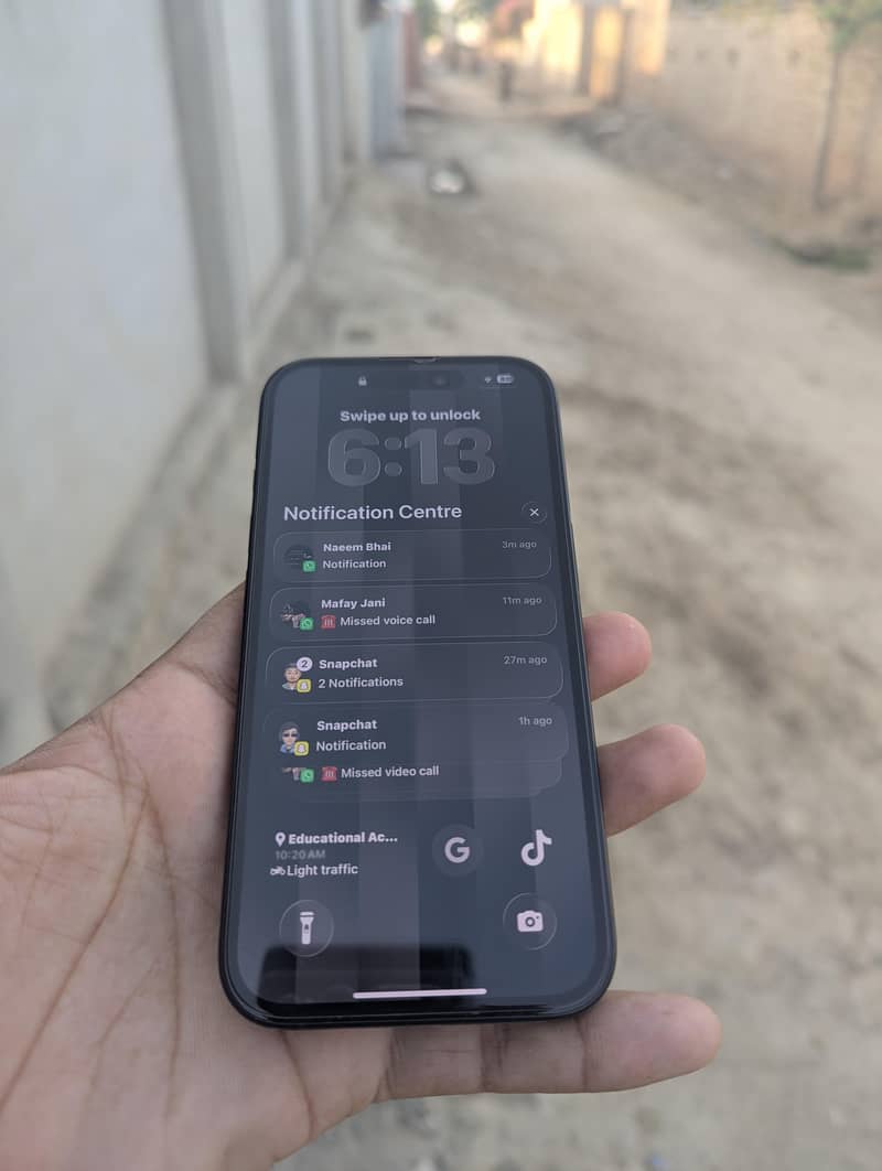 Apple iPhone 16 4