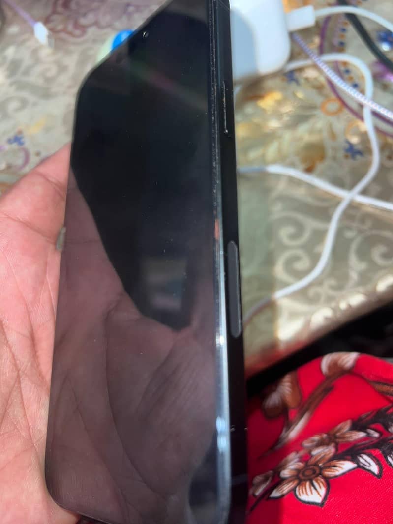 Apple iPhone 15 plus 3