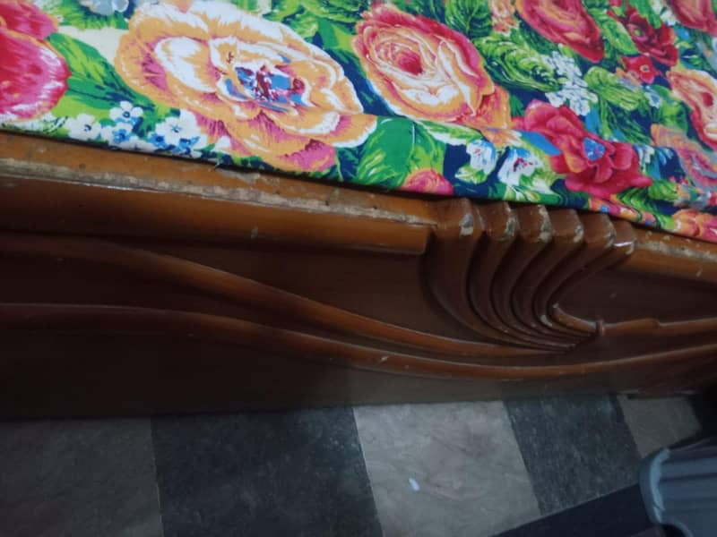 bed and dressing table 4