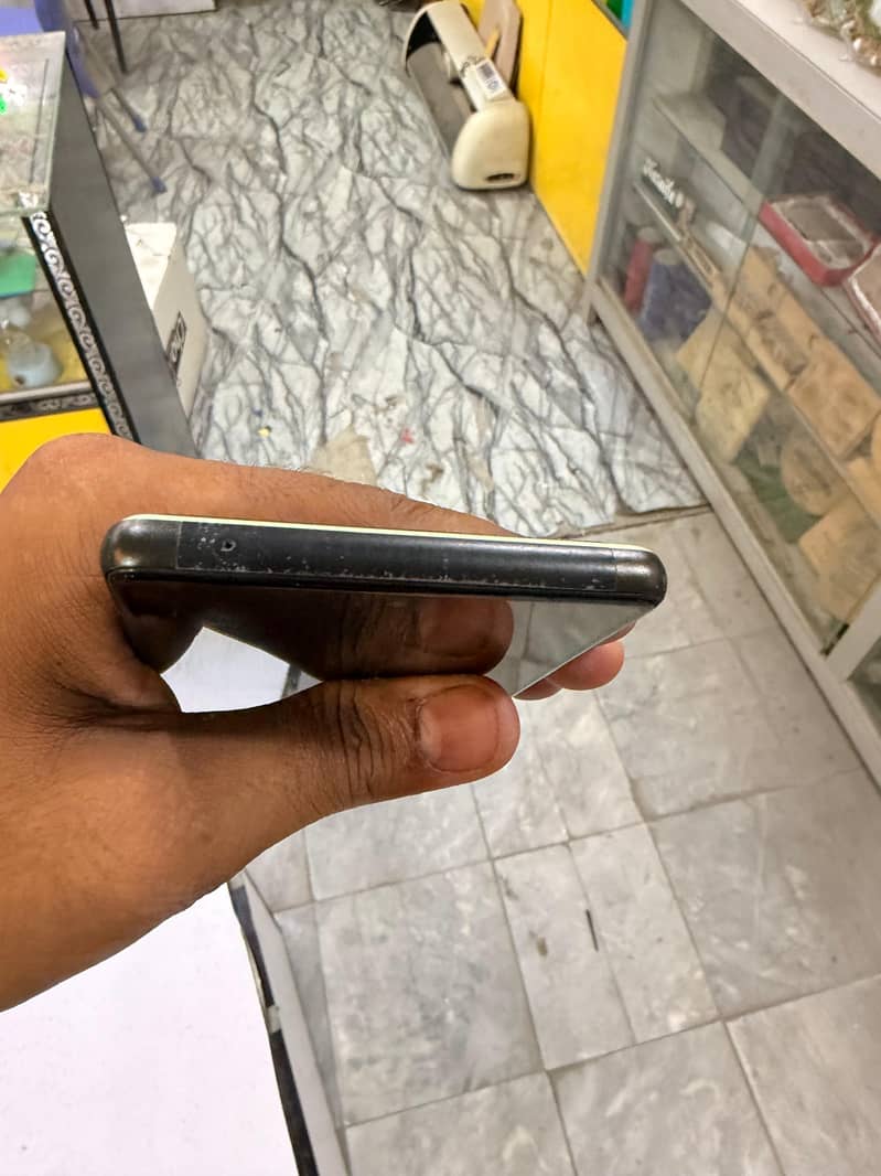 Google Pixel 6 4