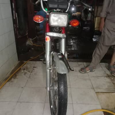 model 2004 Karachi num