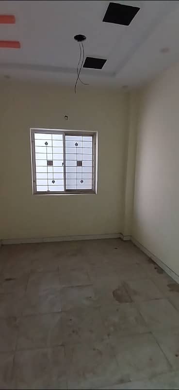 3.5 Marla Flat For Rent