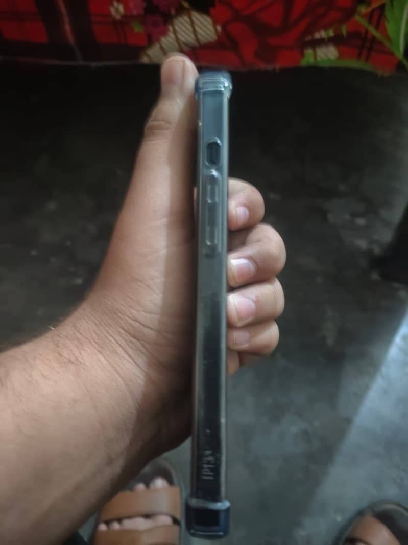 Apple iPhone 13 3