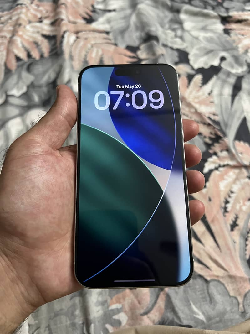 iPhone 15 pro max 1