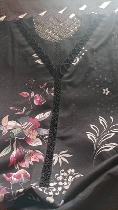 it's neck design of suit which i post