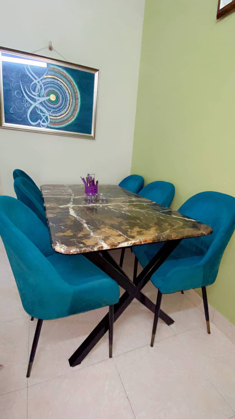 DINING TABLE FOR SELL 0