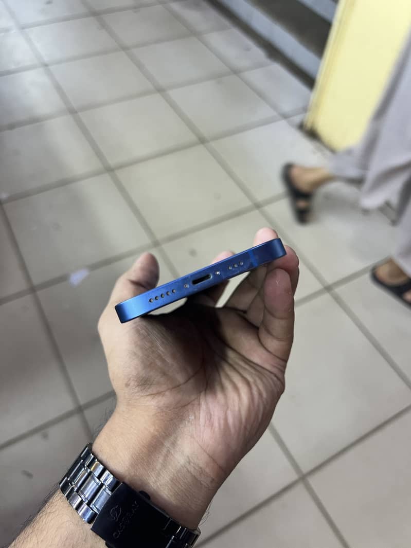 Apple iPhone 13 3