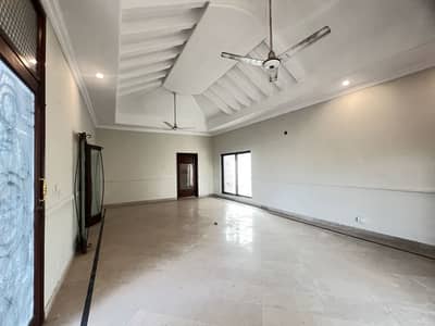 1KANAL FULL HOUSE IN DHA PHASE 2