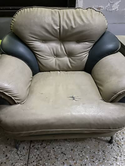 3+1+1 Sofa Set for Sale – North Nazimabad