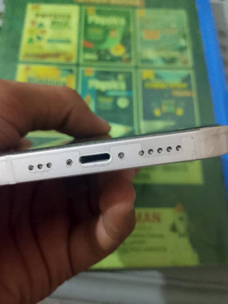 Apple iPhone 12 5