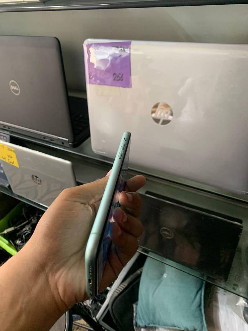Apple iPhone 11 6