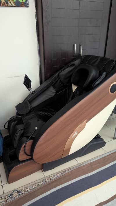 Zero U Classic Sofa Massager / Massage Chair