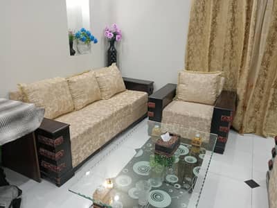 3+2+1 seater sofa in very good condition with comfortable cushions