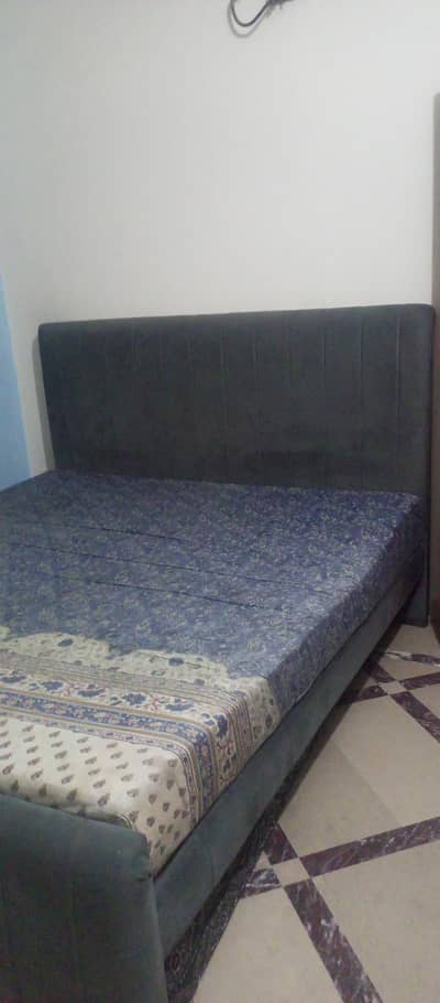 Poshish Bed