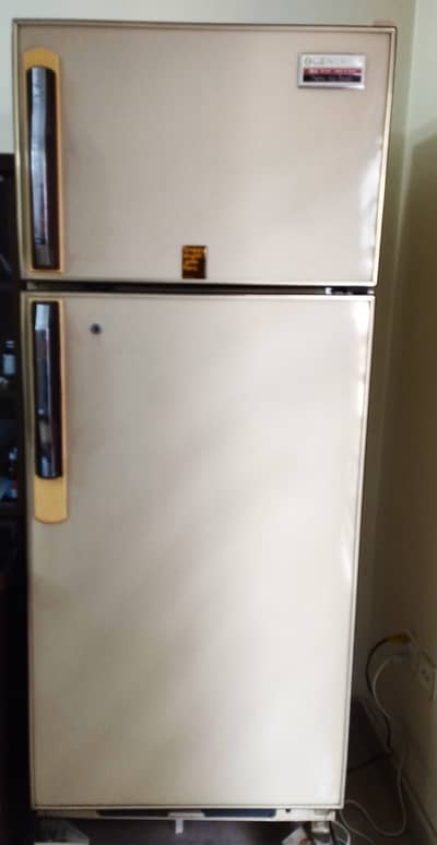 General Refrigerator ER-141F (Non-Frost)