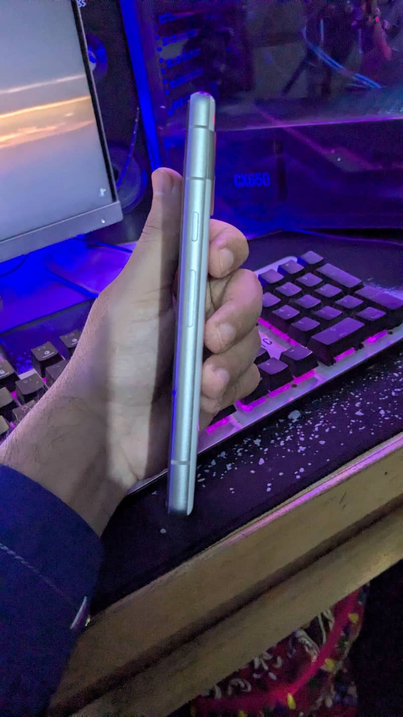 Google Pixel 7a 2