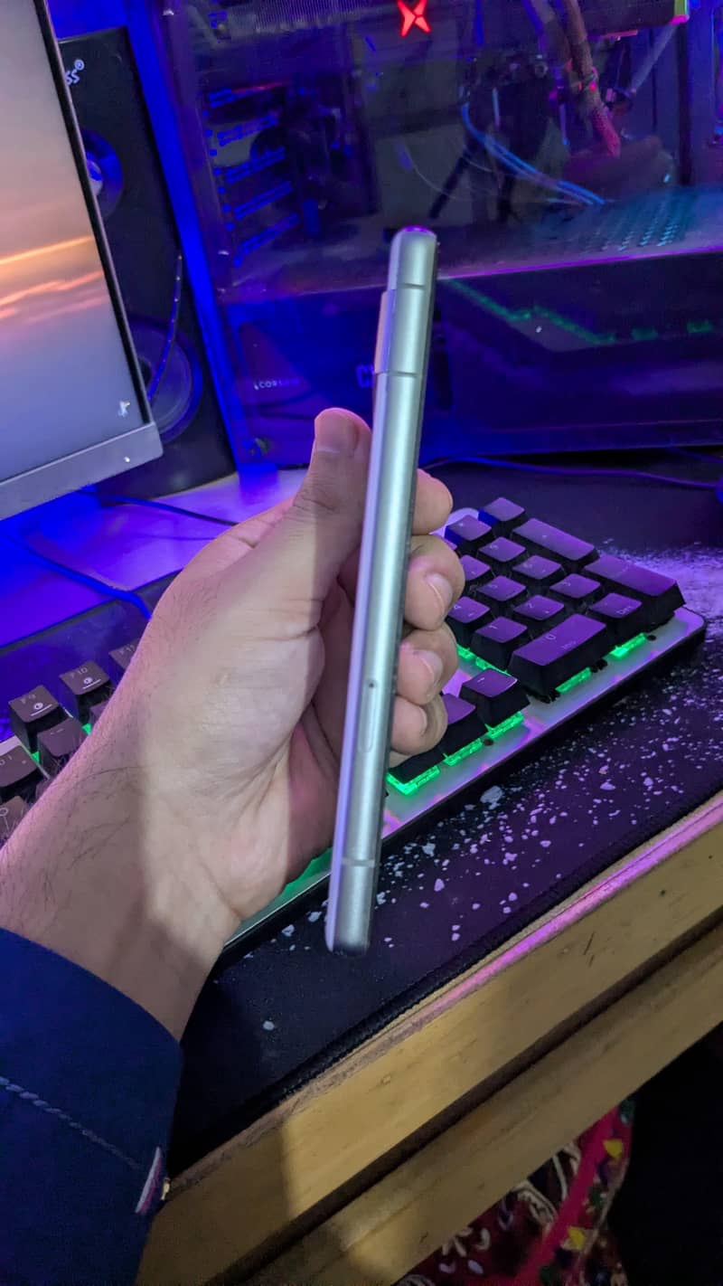 Google Pixel 7a 3