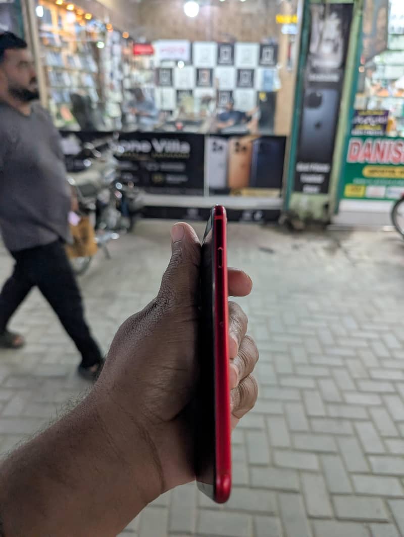 Apple iPhone 8 1