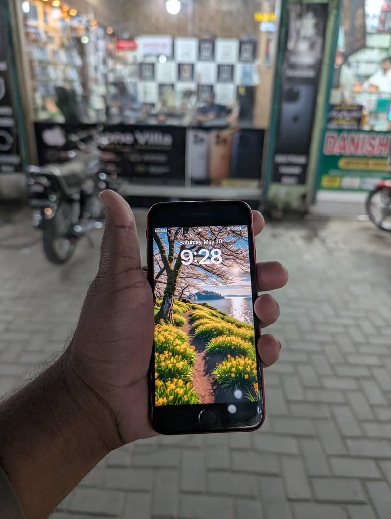 Apple iPhone 8 4