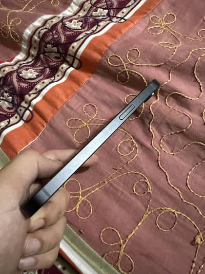 Apple iPhone 16e