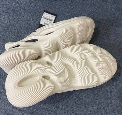 Yeezy foam runners 40/41