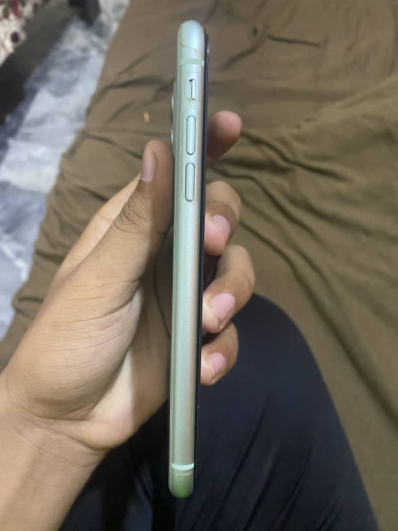 Apple iPhone 11 6