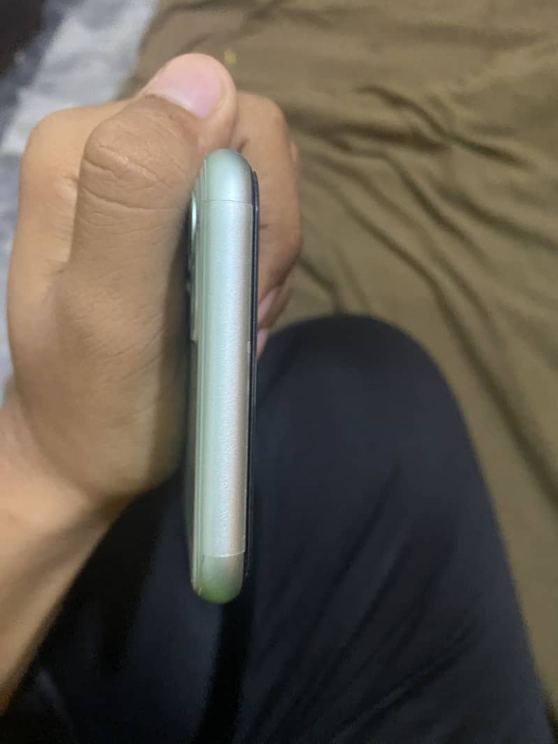 Apple iPhone 11 9