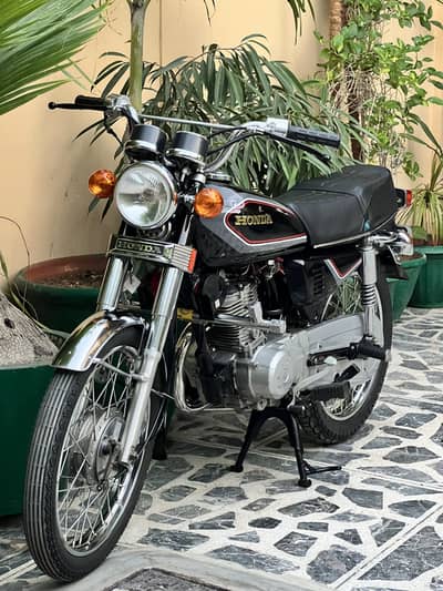 Honda cg125 retro build. Condition like new