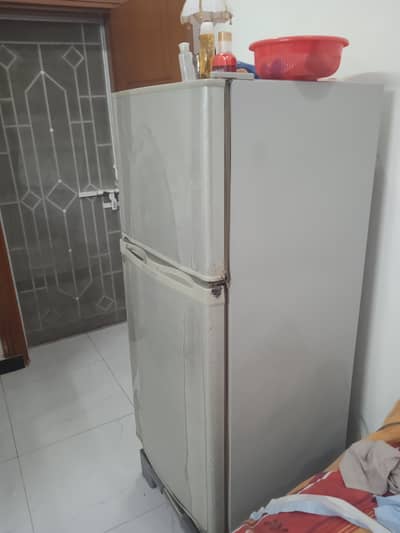 9170 double door refrigerator, 9/10.