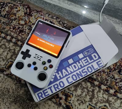 Handheld Retro Console with over 5000 games i. . e psp,ps3