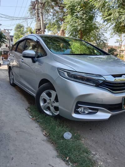 Honda Fit Shuttle Hybrid 4 Grade