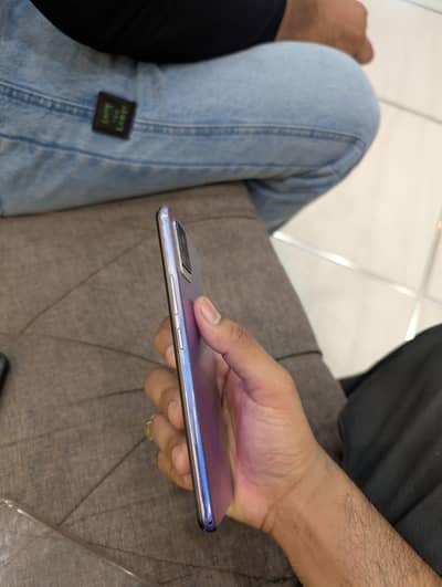 Vivo V20
