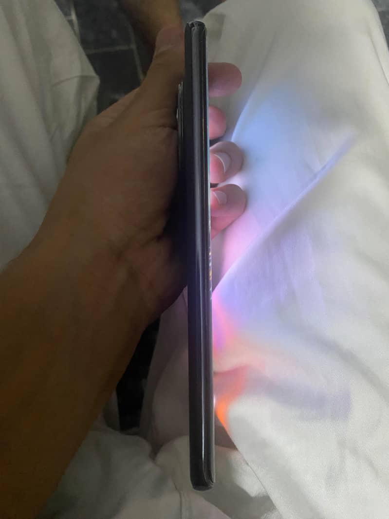Infinix Zero 40 4