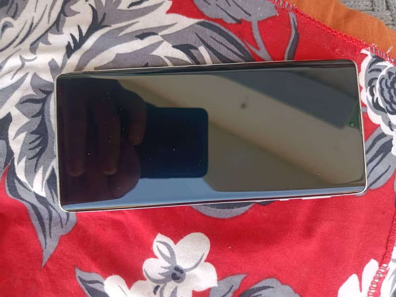 Sharp Aquos R6 2