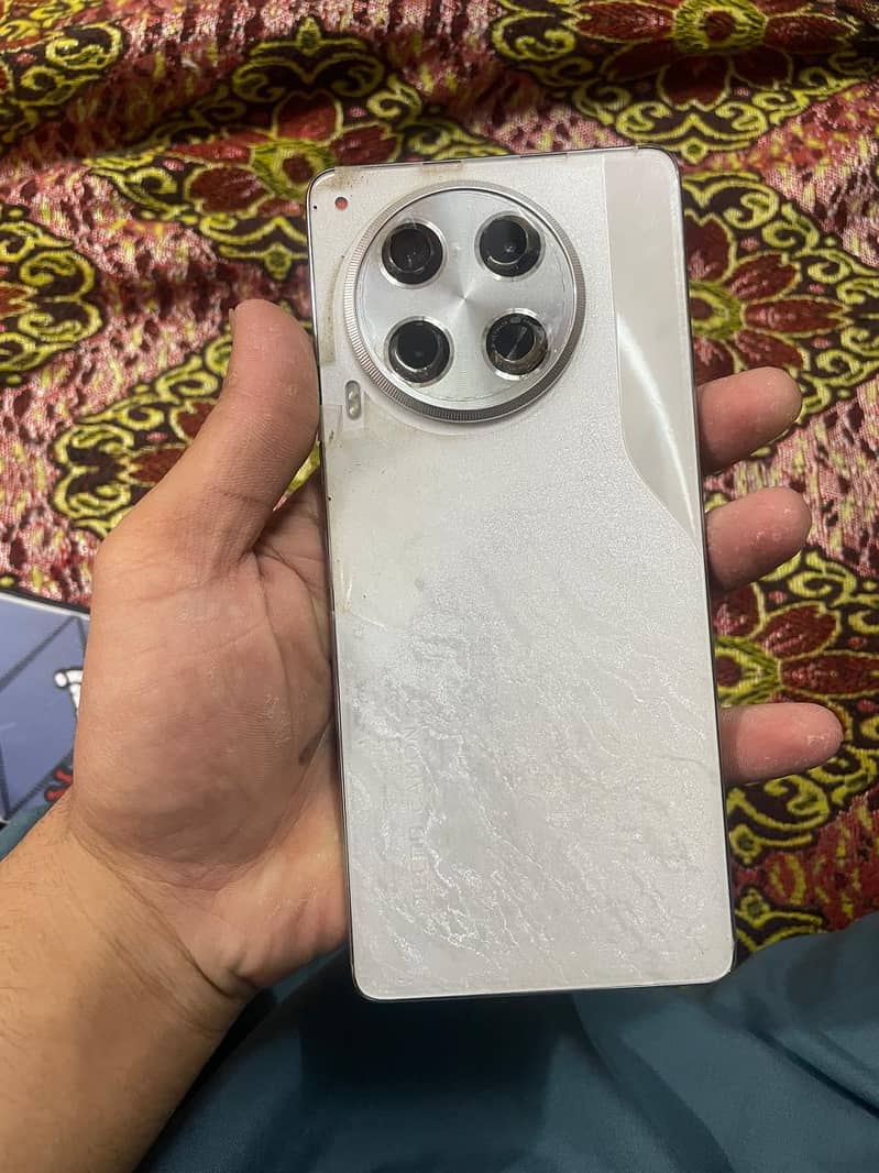 tecno camon 30 4