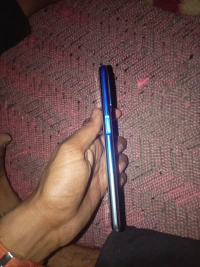 price less ho Jay gi mobile bohot zabrdst ha