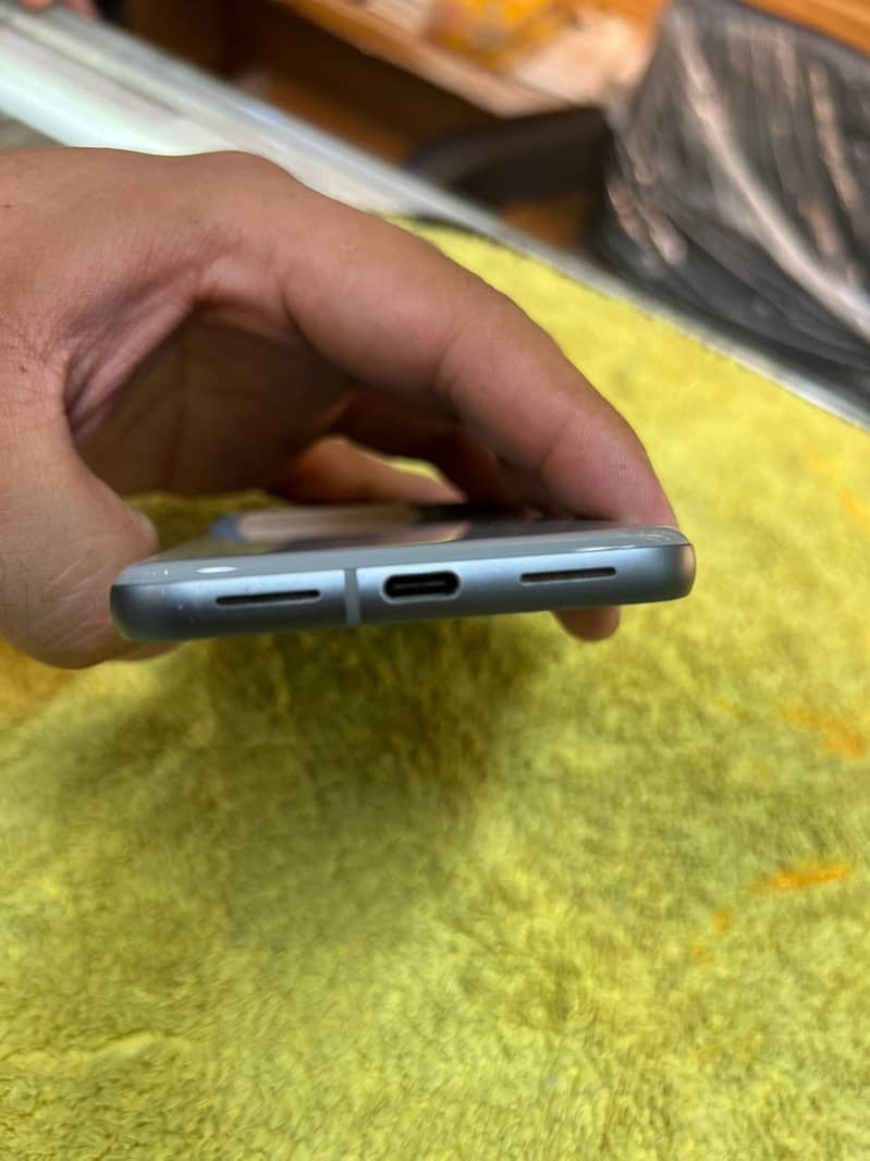 Google Pixel 8 5