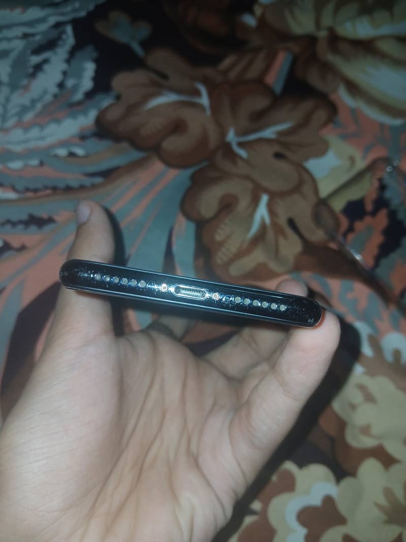 Apple iPhone X 3